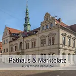 Apartment Benville - Terrasse & Tiefgarage Inklusive - Ruhige Lage - Altstadt 5 Autominuten *