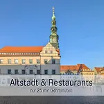 Apartment Benville - Terrasse & Tiefgarage Inklusive - Ruhige Lage - Altstadt 5 Autominuten *