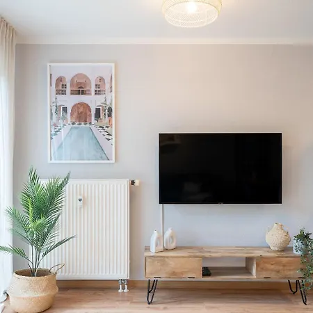 Benville Bv09 - Terrasse & Tiefgarage Inklusive - Ruhige Lage - Altstadt 5 Autominuten * Pirna