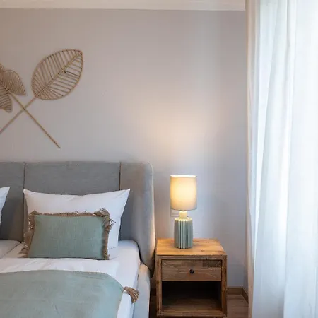 Benville Bv09 - Terrasse & Tiefgarage Inklusive - Ruhige Lage - Altstadt 5 Autominuten