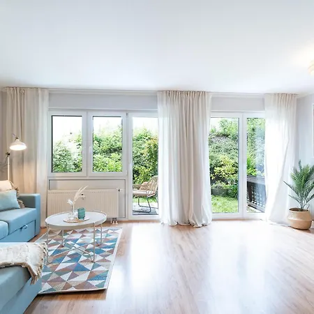 Benville - Modern - Familie - Terrasse