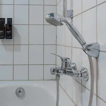 Benville Bv09 - Terrasse & Tiefgarage Inklusive - Ruhige Lage - Altstadt 5 Autominuten Appartamento *