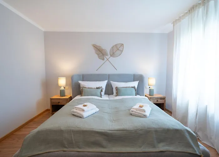 Benville Bv09 - Terrasse & Tiefgarage Inklusive - Ruhige Lage - Altstadt 5 Autominuten بيرنا