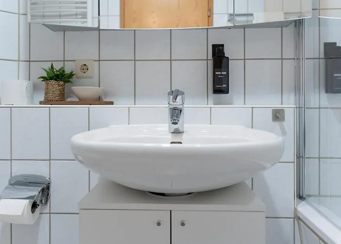 شقة Benville Bv09 - Terrasse & Tiefgarage Inklusive - Ruhige Lage - Altstadt 5 Autominuten بيرنا